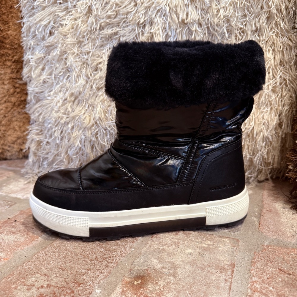 COUGAR black and white faux fur waterproof size 9 boots like new - Picture 10 of 12